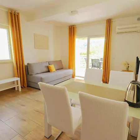 Chilla *** Apartment Lopar