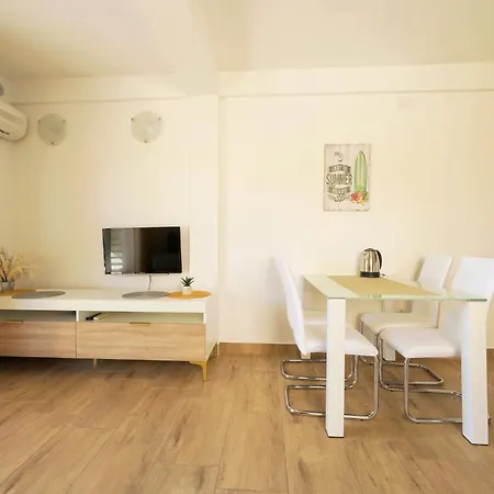 Apartament Chilla *** Lopar