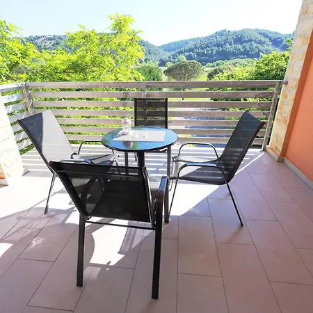 Apartament Chilla ***