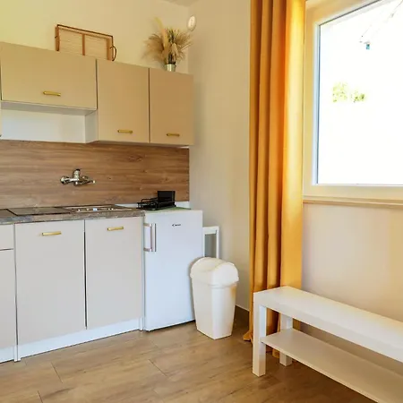 Apartment Chilla *** Lopar