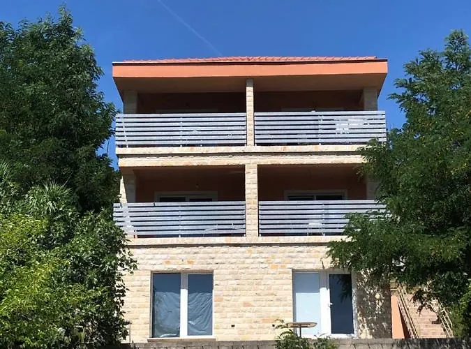 Appartamento Chilla *** *