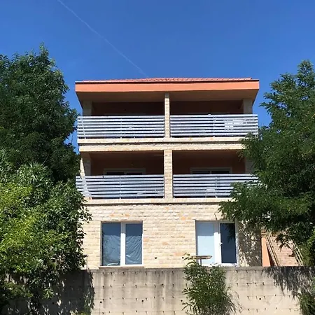 Apartamento Chilla *** *