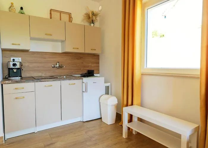 Apartment Chilla *** Lopar